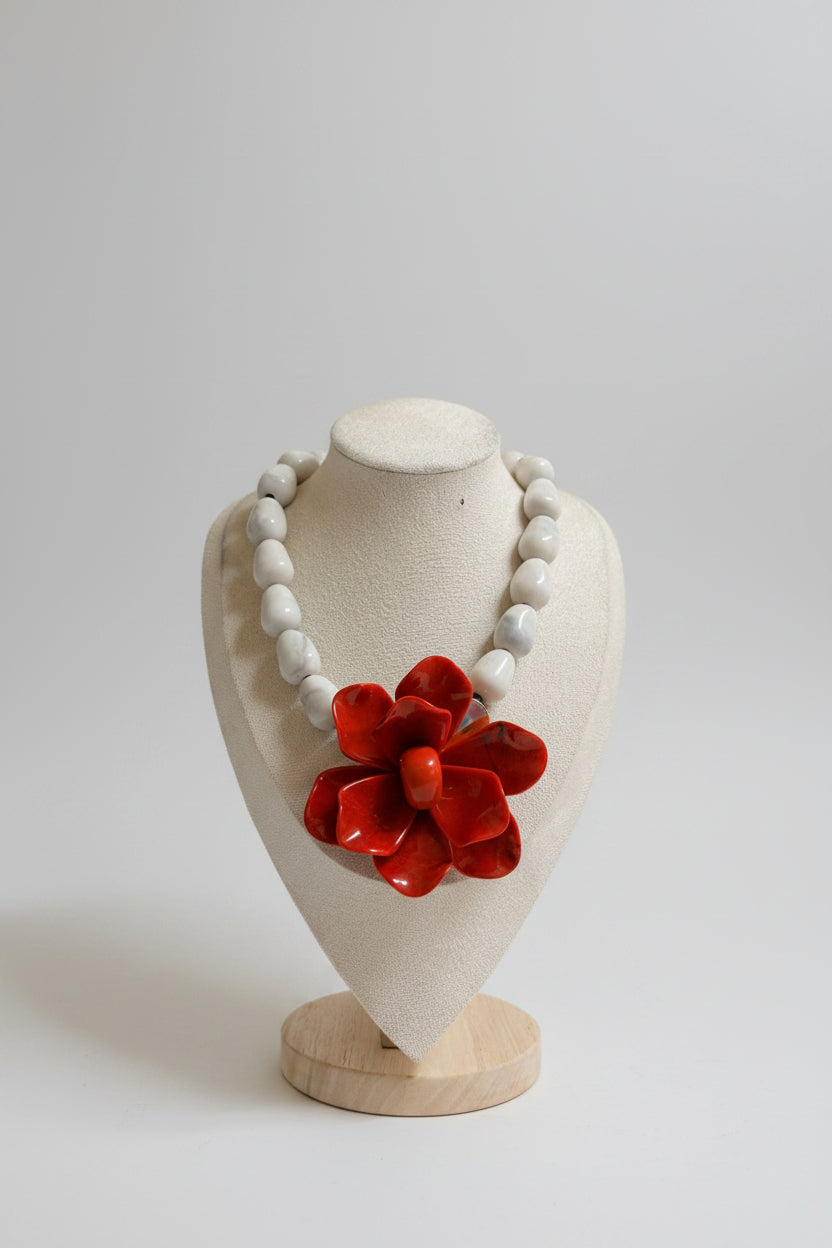 flower artesanal necklace