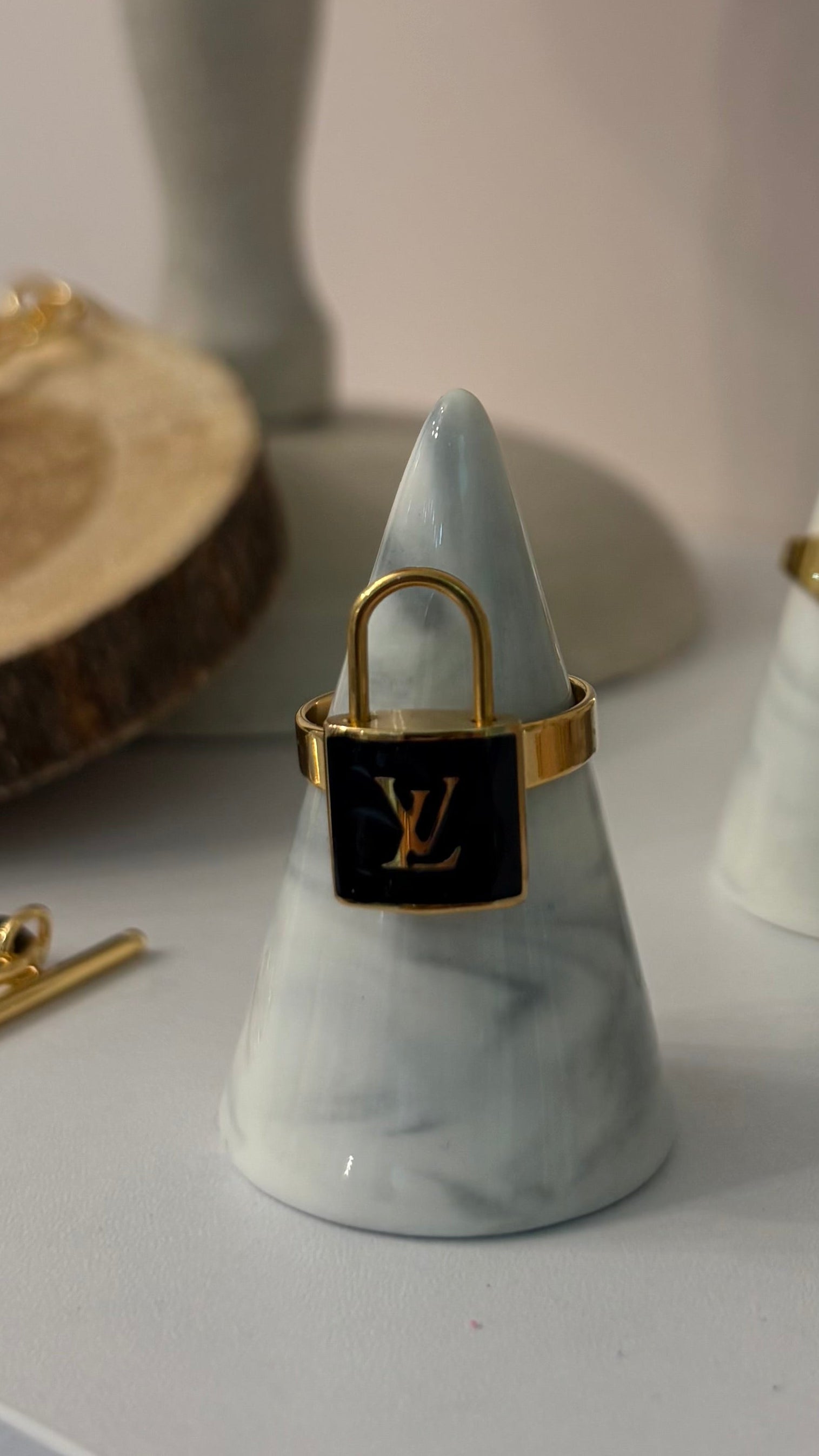 LV  ring